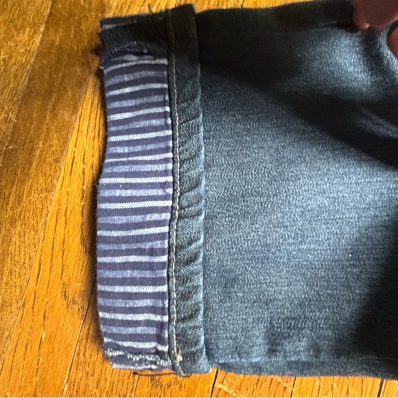 NYDJ CROPPED SIZE 4 DARK WASH - Picture 2 of 8